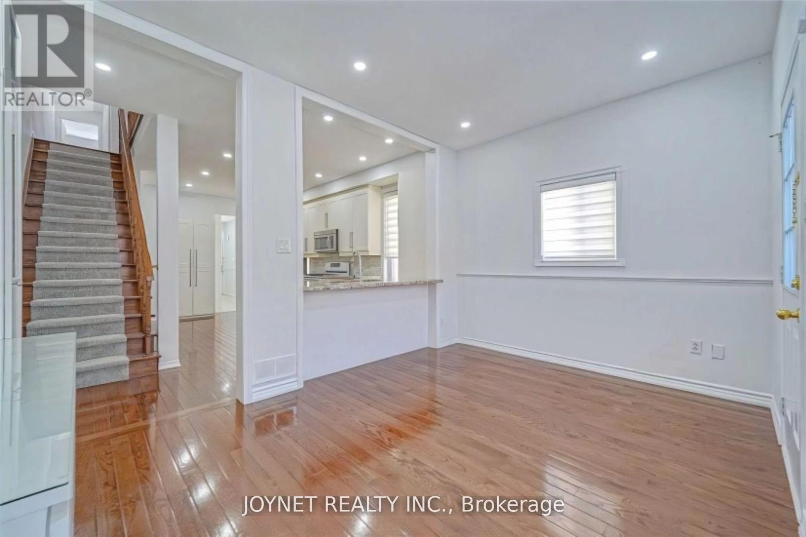 210 Maple Sugar Lane, Vaughan, Ontario L4J 8V3 - Photo 3 - N12524802