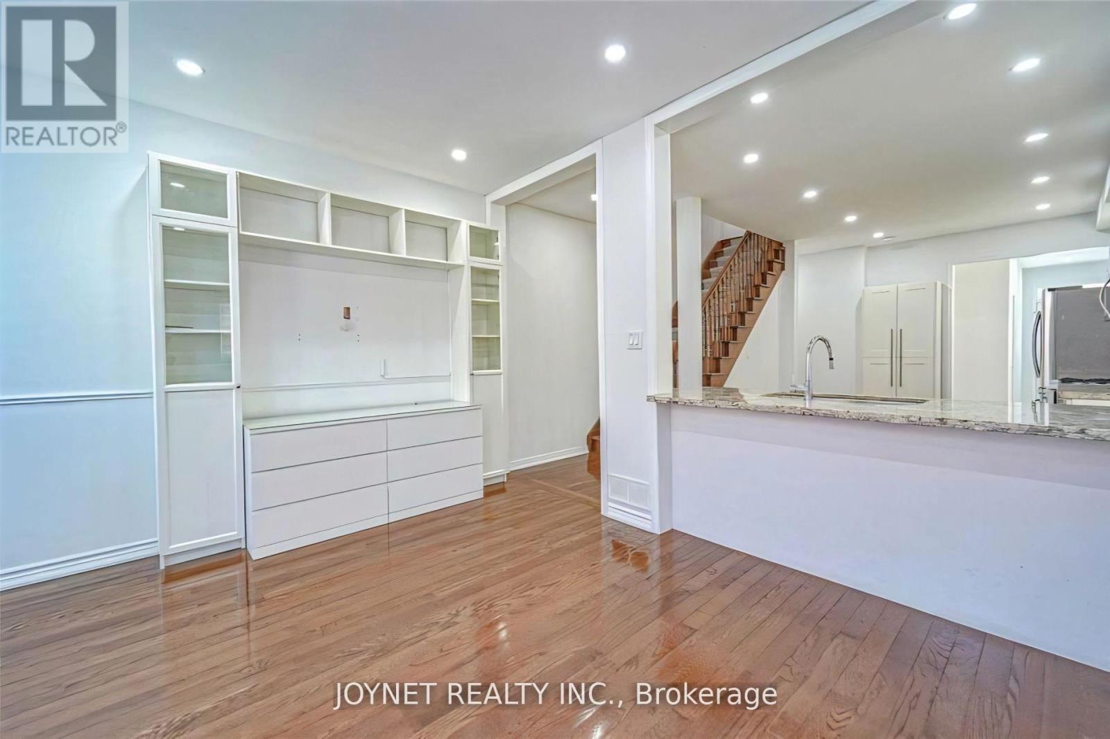 210 Maple Sugar Lane, Vaughan, Ontario L4J 8V3 - Photo 4 - N12524802