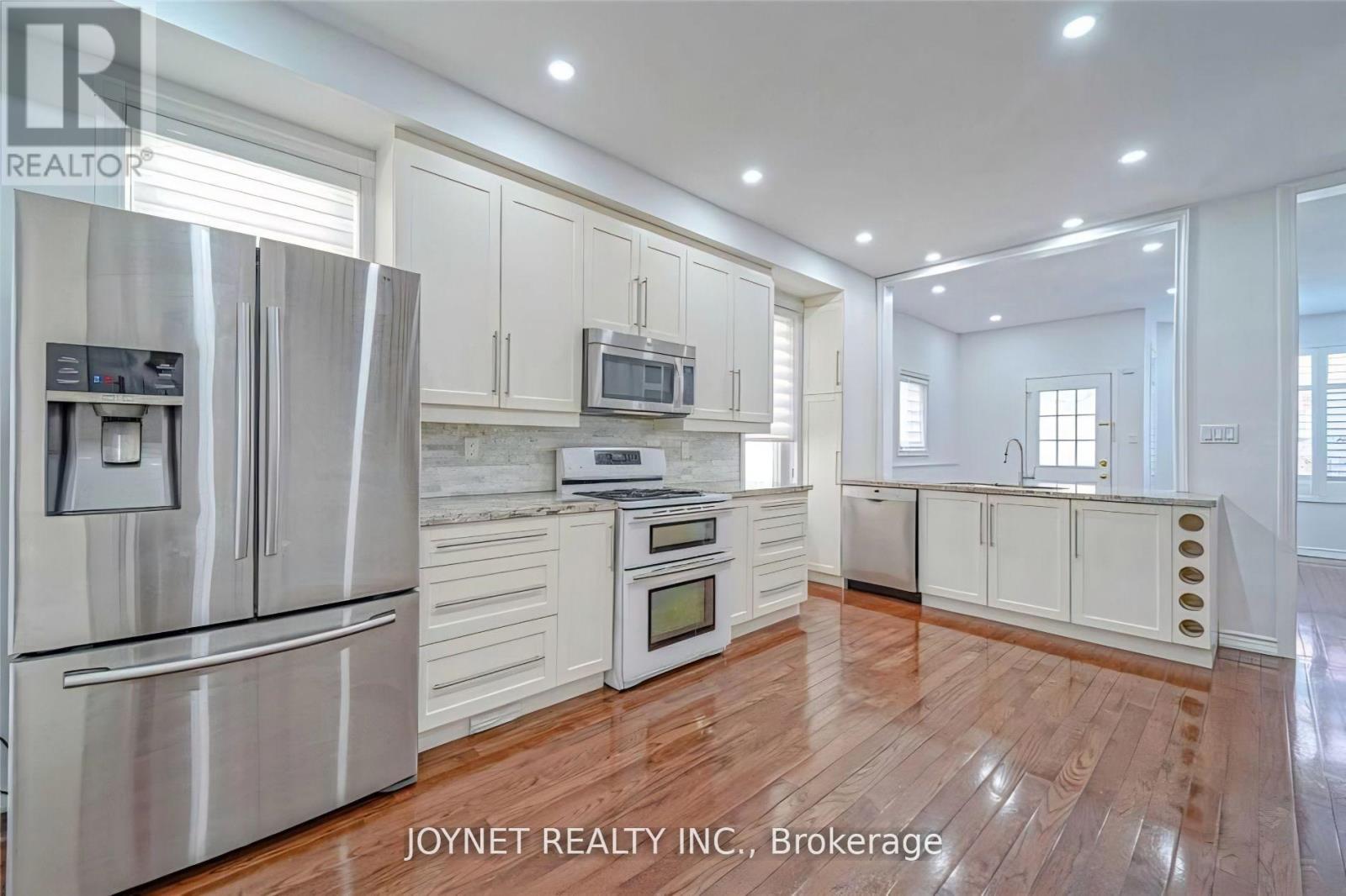 210 Maple Sugar Lane, Vaughan, Ontario L4J 8V3 - Photo 5 - N12524802