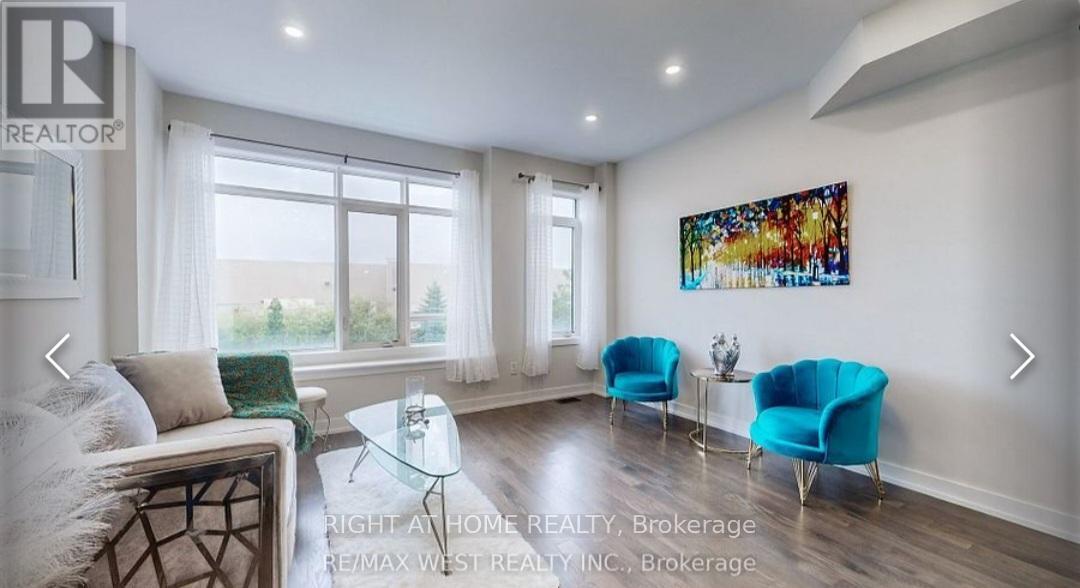 46 Troon Avenue, Vaughan, Ontario L6A 4Z2 - Photo 4 - N12524816