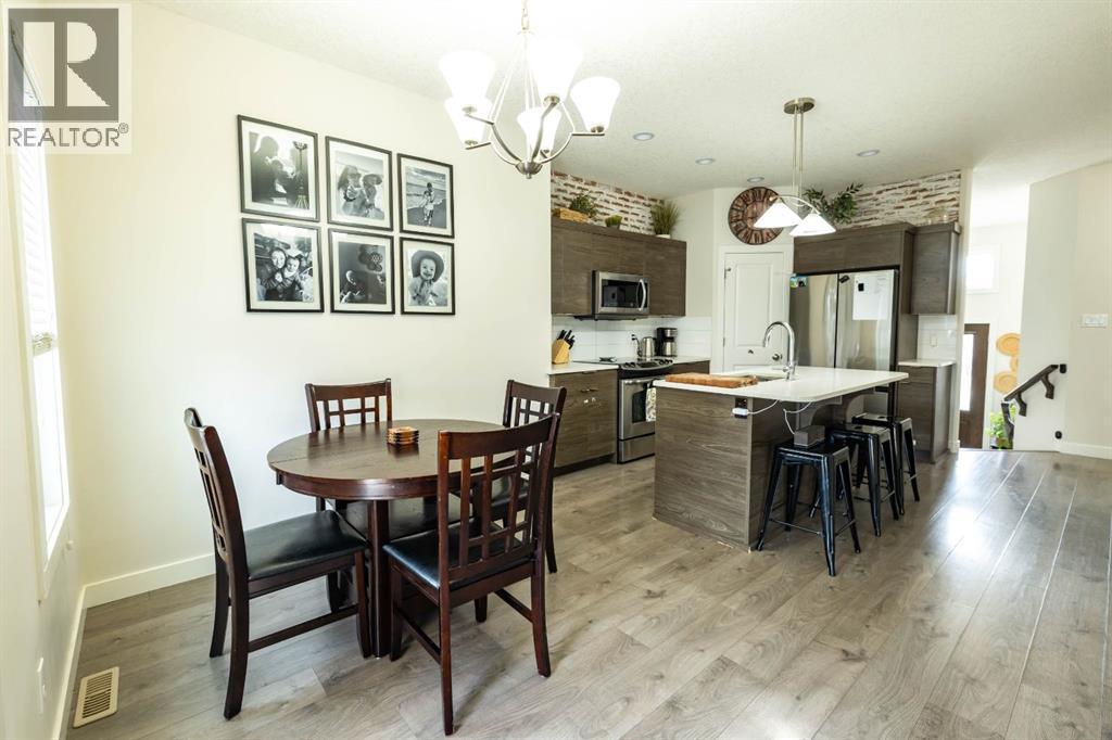 1015 Mt Sundance Manor W, Lethbridge, Alberta  T1J 5J9 - Photo 2 - A2268900