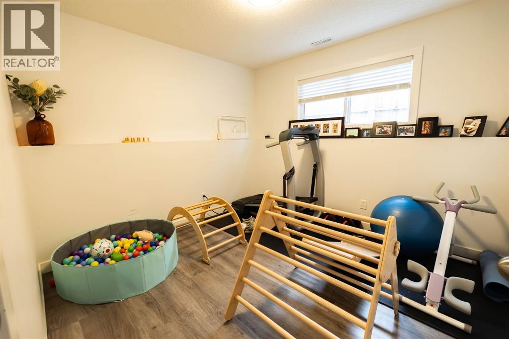 1015 Mt Sundance Manor W, Lethbridge, Alberta  T1J 5J9 - Photo 15 - A2268900