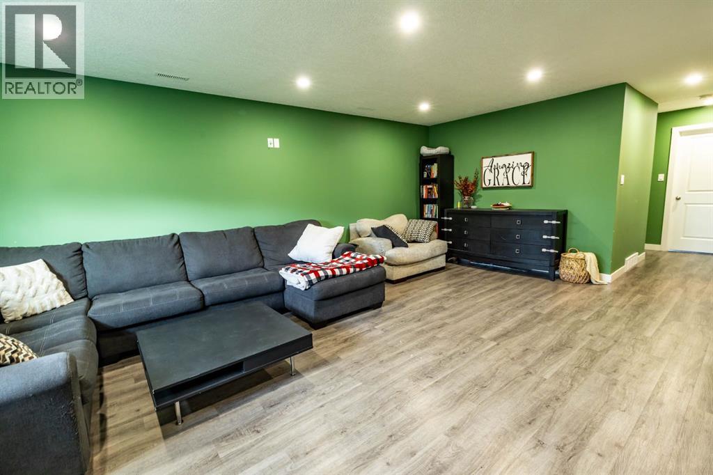 1015 Mt Sundance Manor W, Lethbridge, Alberta  T1J 5J9 - Photo 13 - A2268900