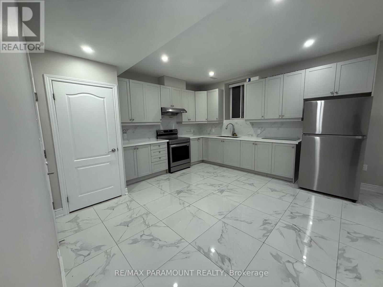 19 Abigail Grace Crescent, Brampton, Ontario  L6X 5R2 - Photo 3 - W12524808