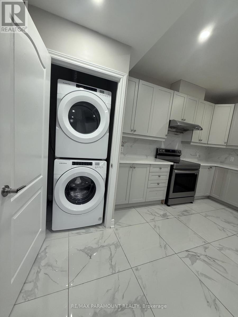 19 Abigail Grace Crescent, Brampton, Ontario  L6X 5R2 - Photo 4 - W12524808