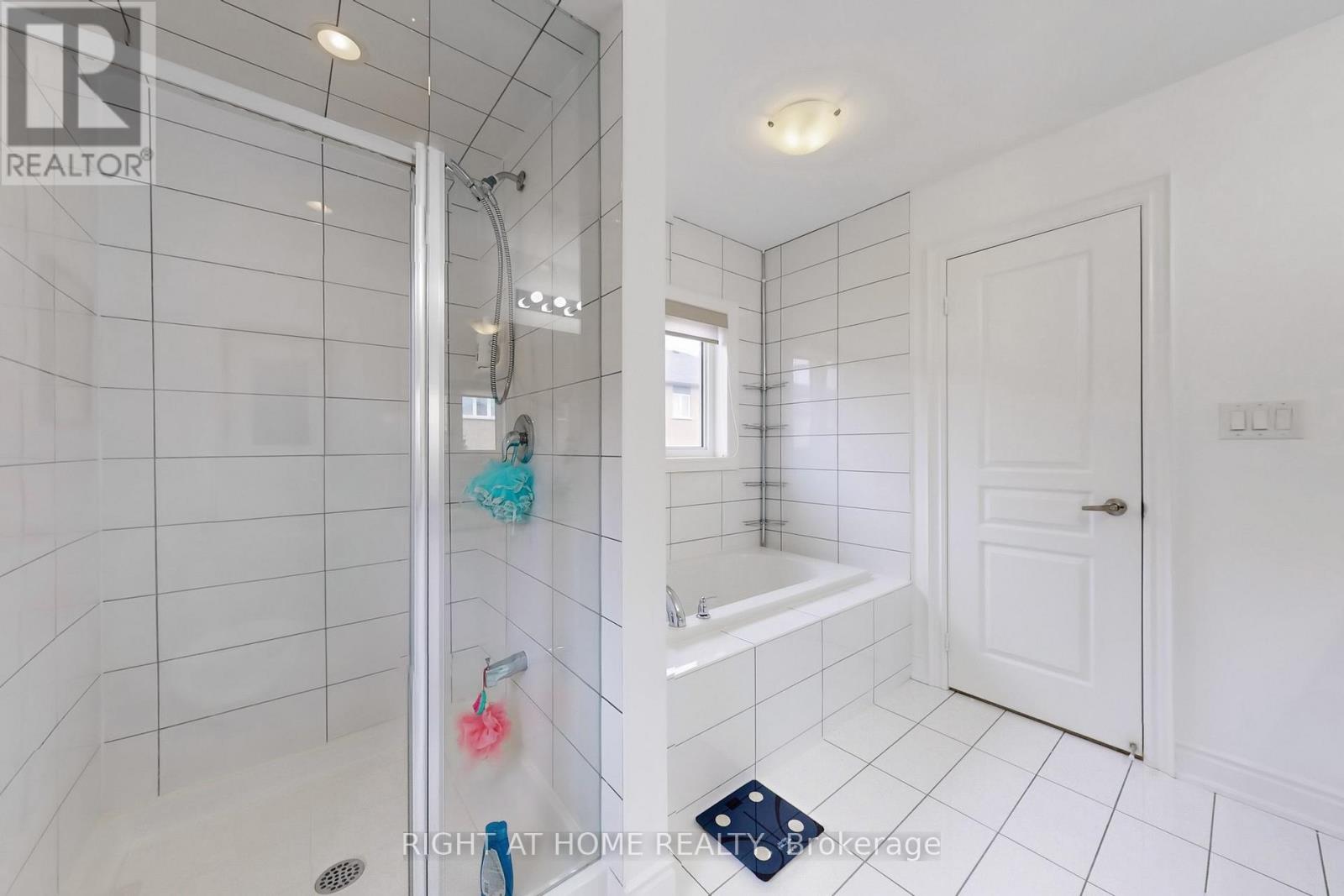 423 Grindstone Trail, Oakville, Ontario  L6H 0S1 - Photo 26 - W12524818