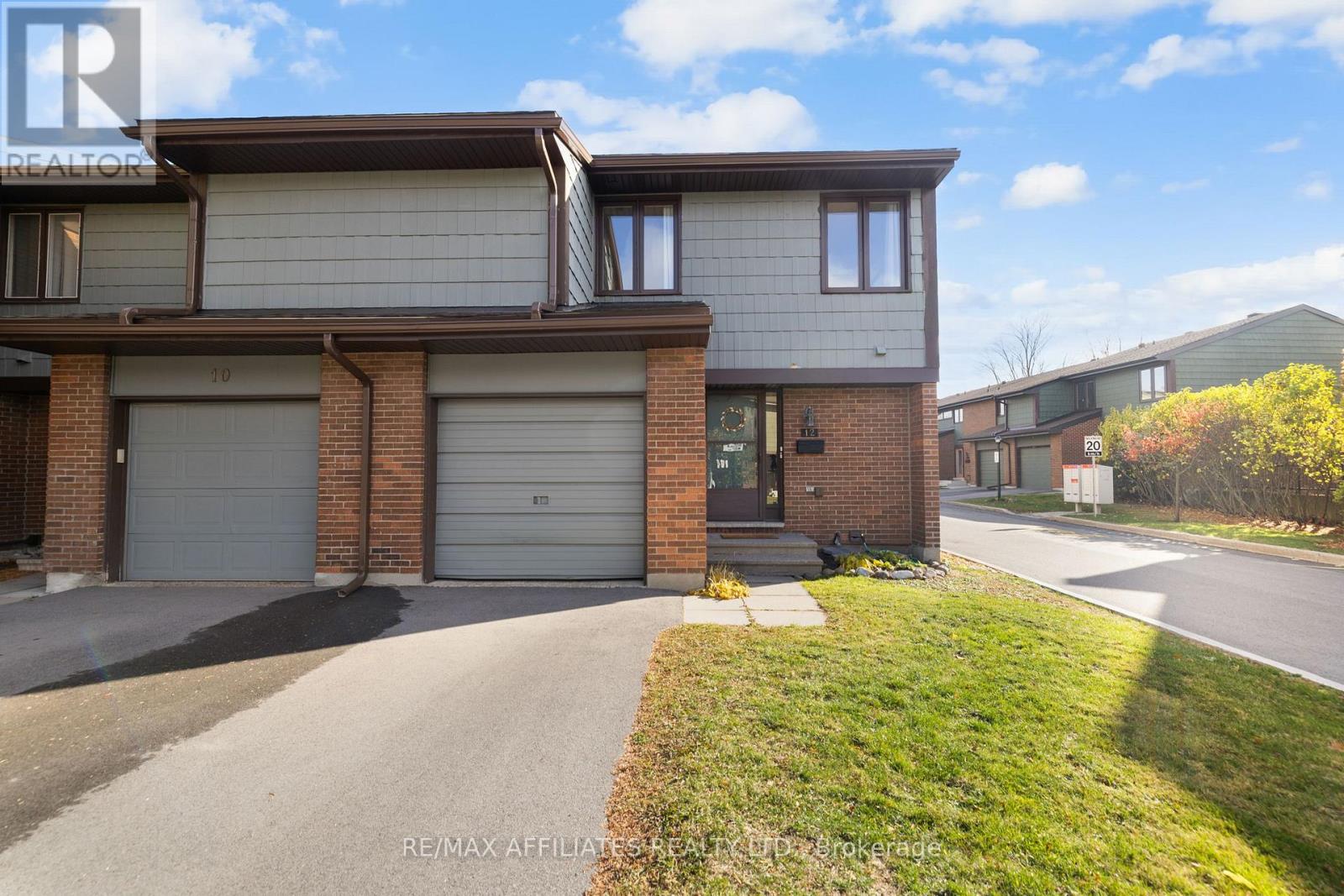 12 SELYE CRESCENT, Ottawa, Ontario