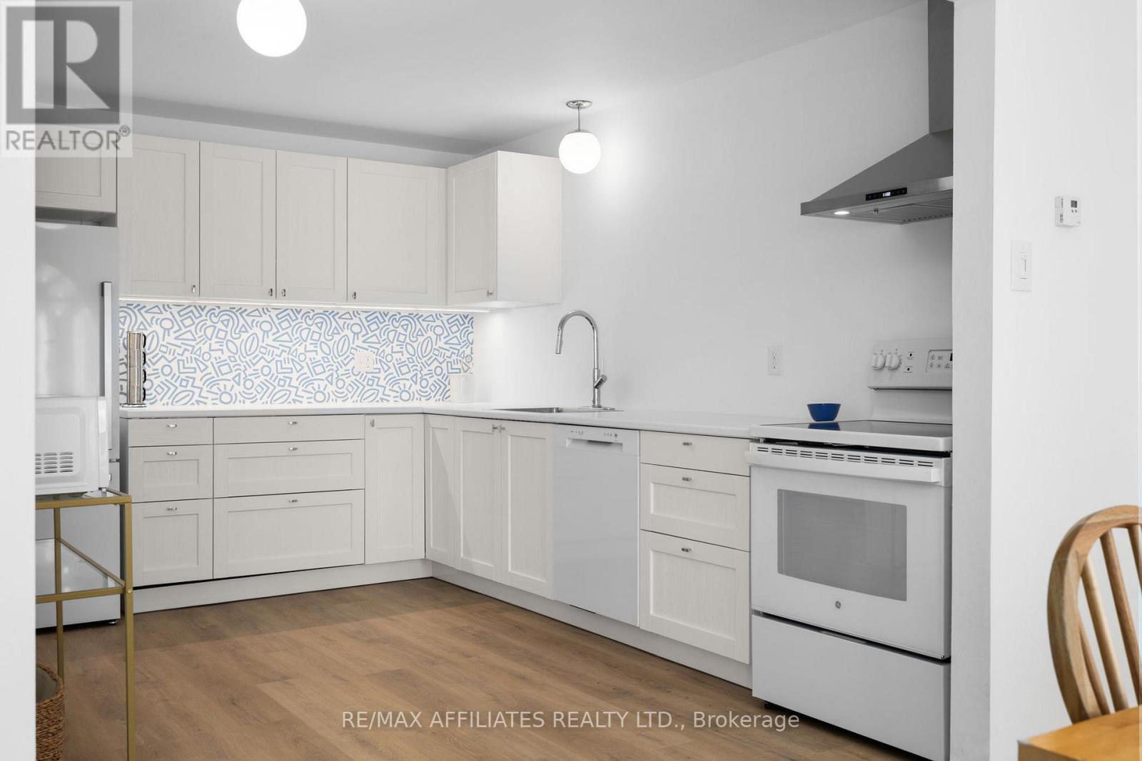 12 Selye Crescent, Ottawa, Ontario  K2K 1C9 - Photo 12 - X12524834