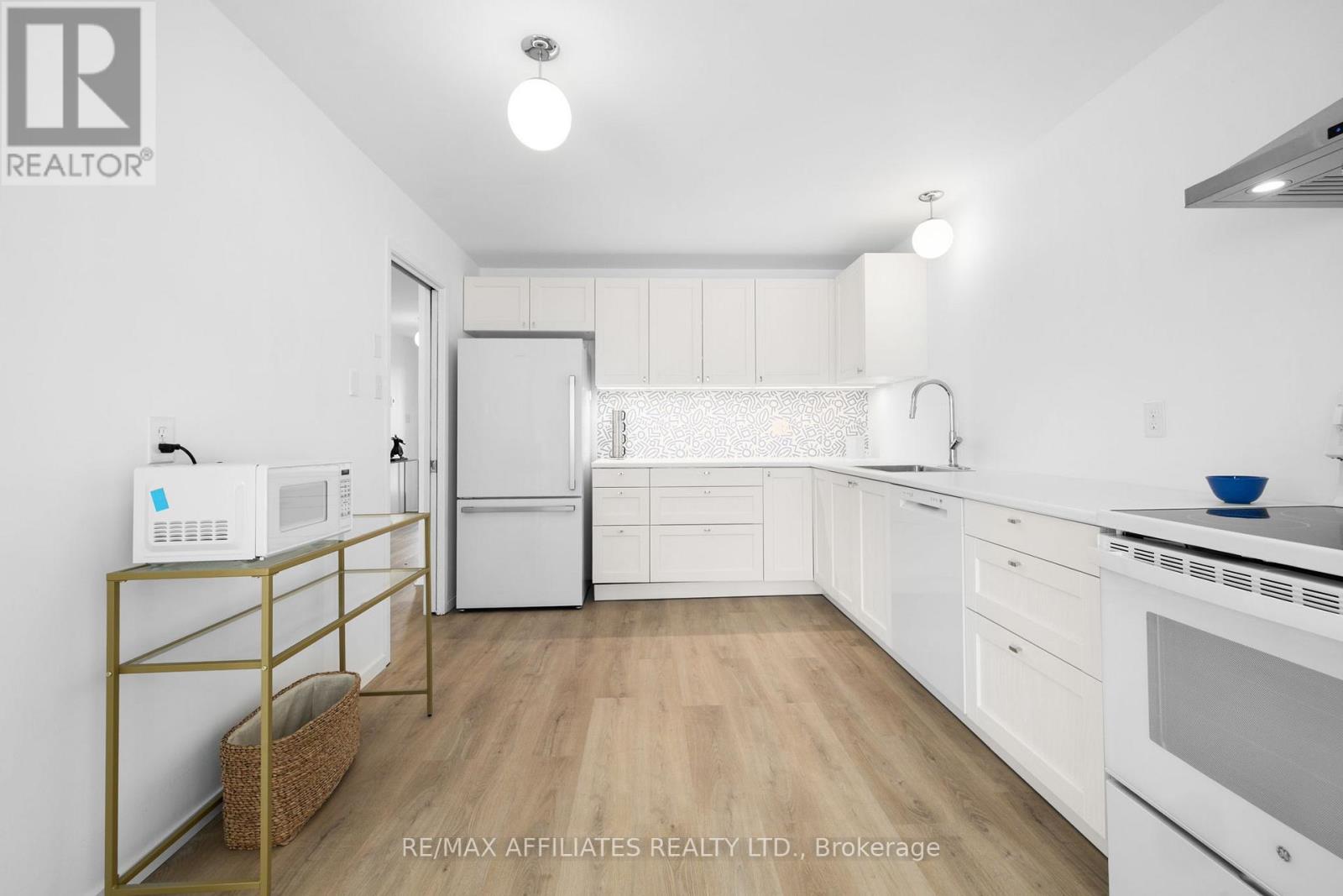 12 Selye Crescent, Ottawa, Ontario  K2K 1C9 - Photo 13 - X12524834