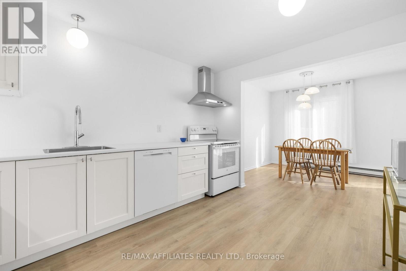 12 Selye Crescent, Ottawa, Ontario  K2K 1C9 - Photo 15 - X12524834