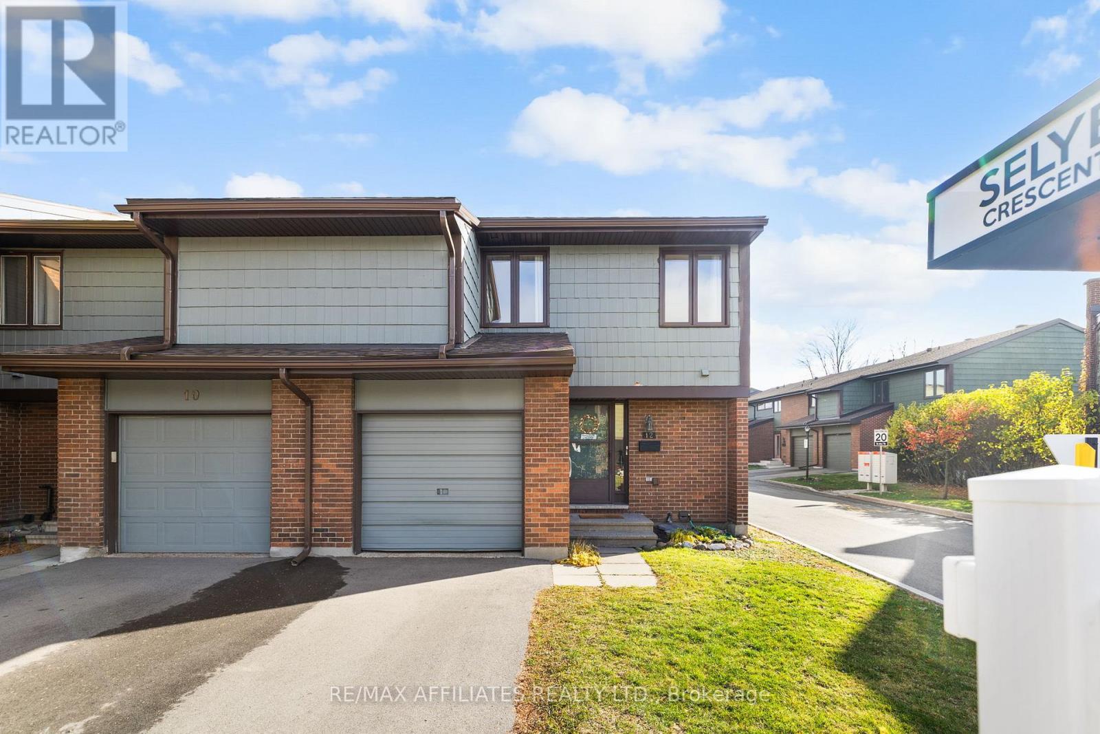 12 Selye Crescent, Ottawa, Ontario  K2K 1C9 - Photo 2 - X12524834
