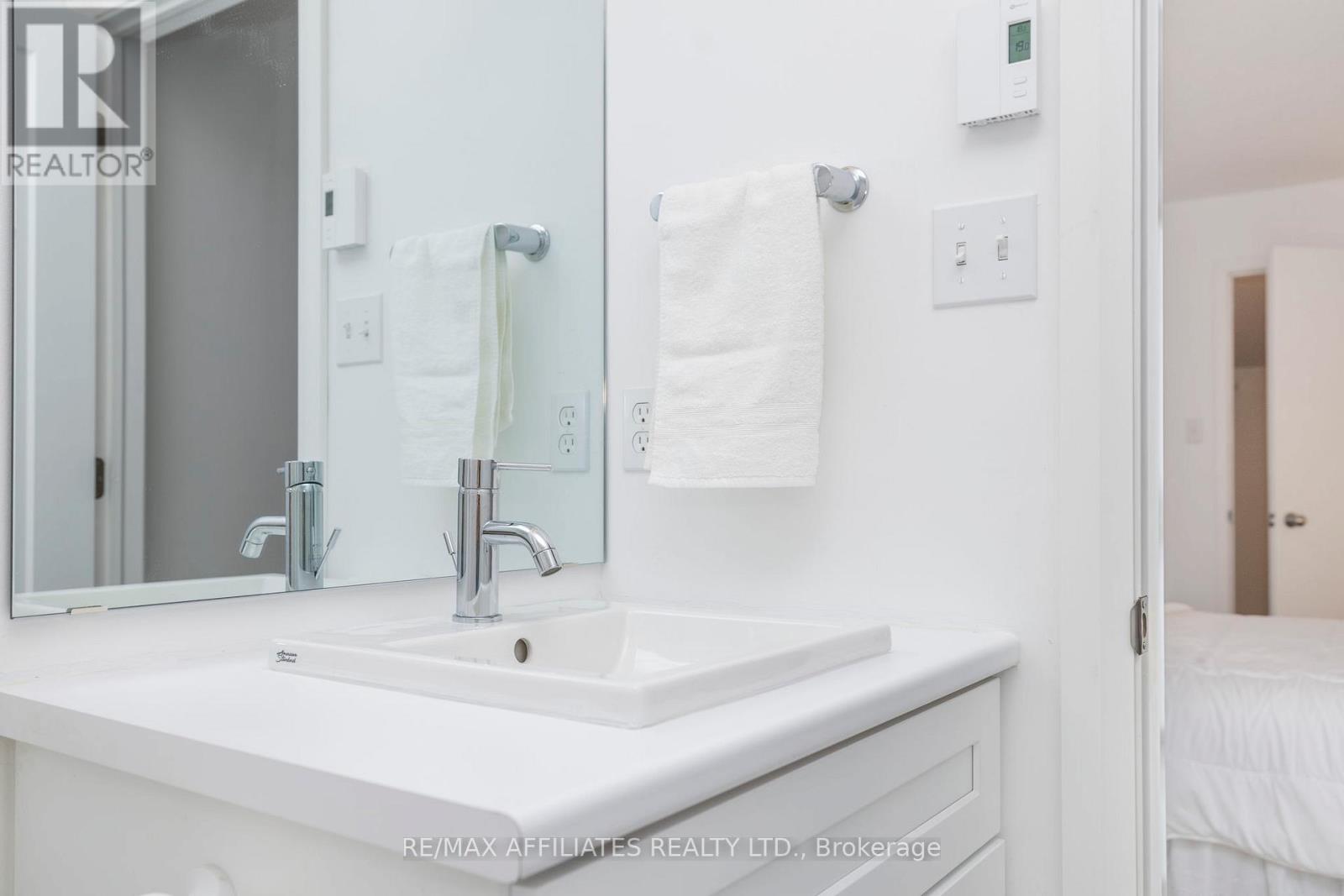 12 Selye Crescent, Ottawa, Ontario  K2K 1C9 - Photo 26 - X12524834