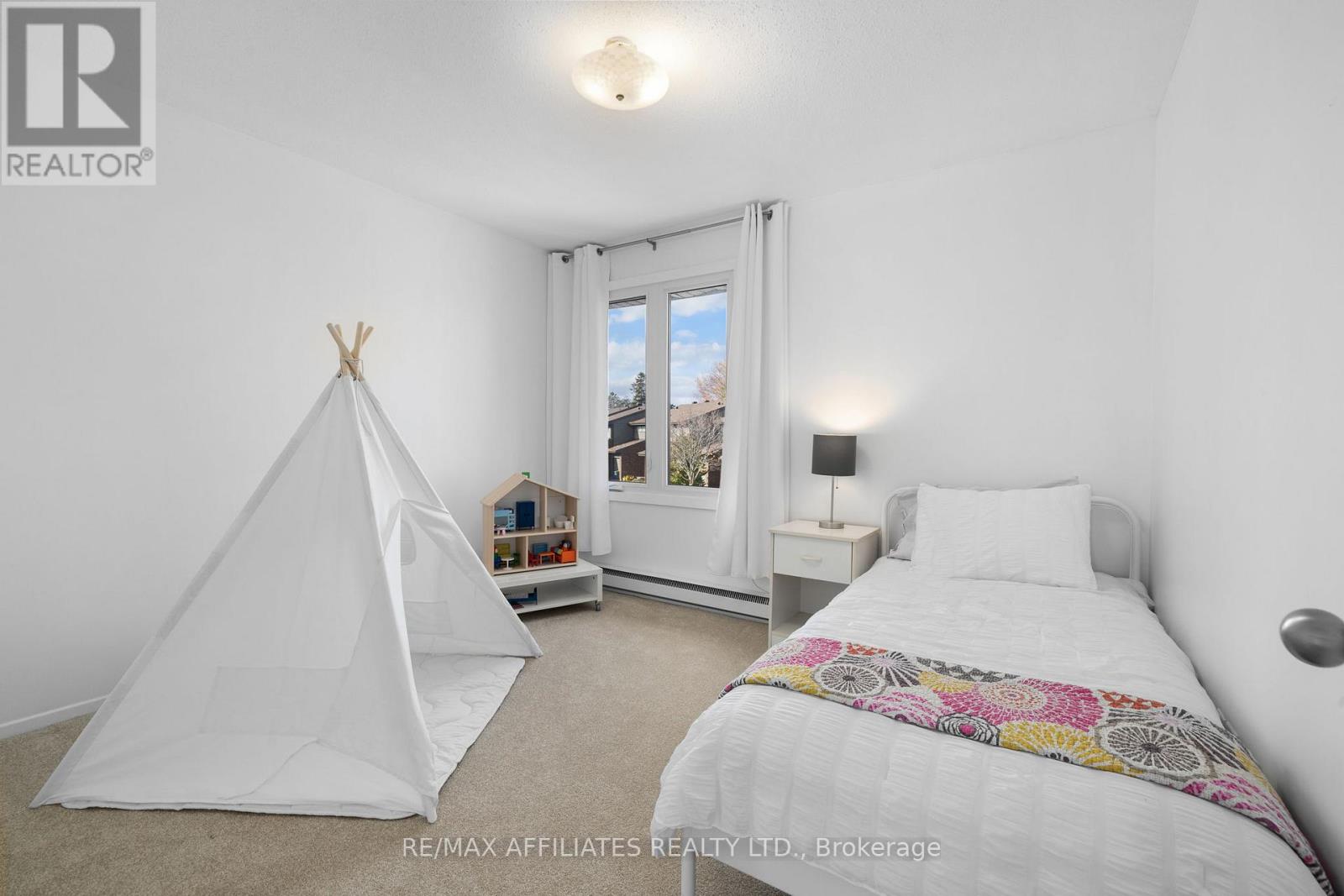 12 Selye Crescent, Ottawa, Ontario  K2K 1C9 - Photo 27 - X12524834