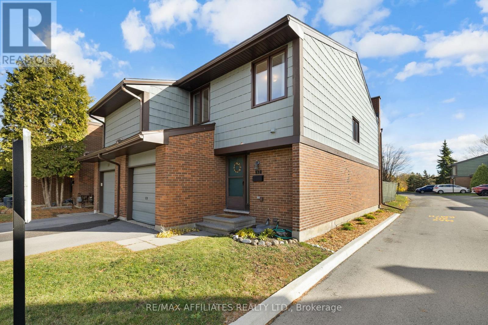 12 Selye Crescent, Ottawa, Ontario  K2K 1C9 - Photo 3 - X12524834