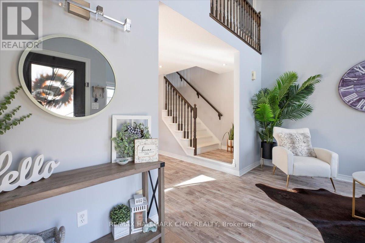 112 Silk Drive, Shelburne, Ontario  L9V 3E2 - Photo 5 - X12524828