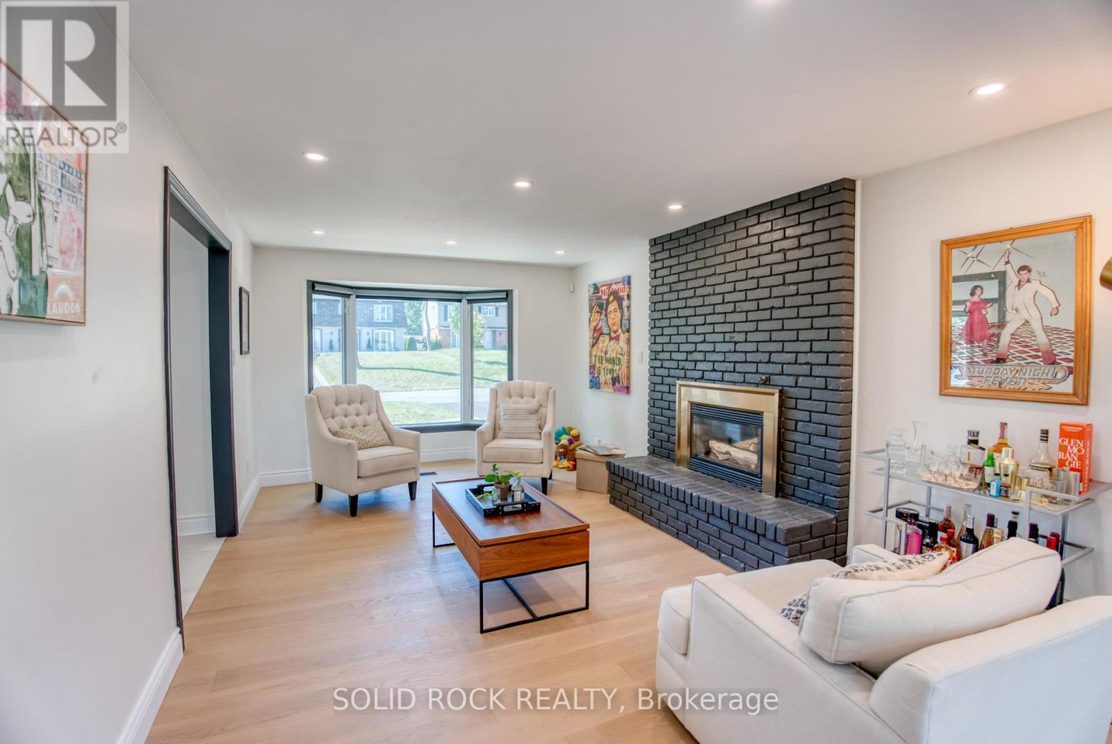 13 Weatherwood Crescent, Ottawa, Ontario  K2E 7C5 - Photo 6 - X12409317