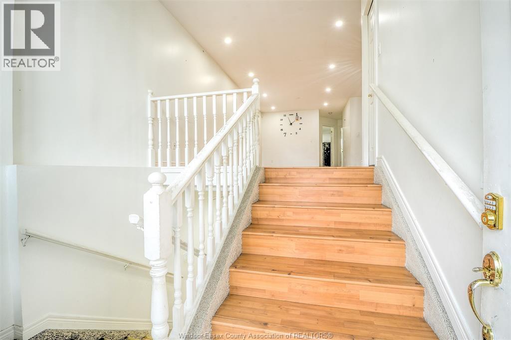 1694 Sagebrush Court, Windsor, Ontario N9G 3B8 - Photo 4 - 25028359
