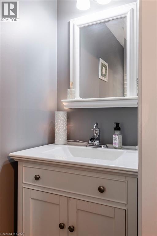 15 Buttercup Crescent, Waterdown, Ontario  L8B 0X9 - Photo 3 - 40768155