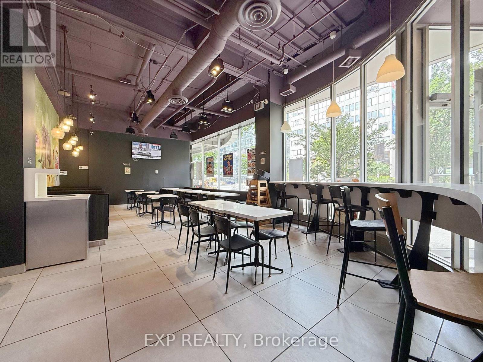 Ground Floor - 505 University Avenue, Toronto, Ontario  M5G 1X3 - Photo 2 - C12524852