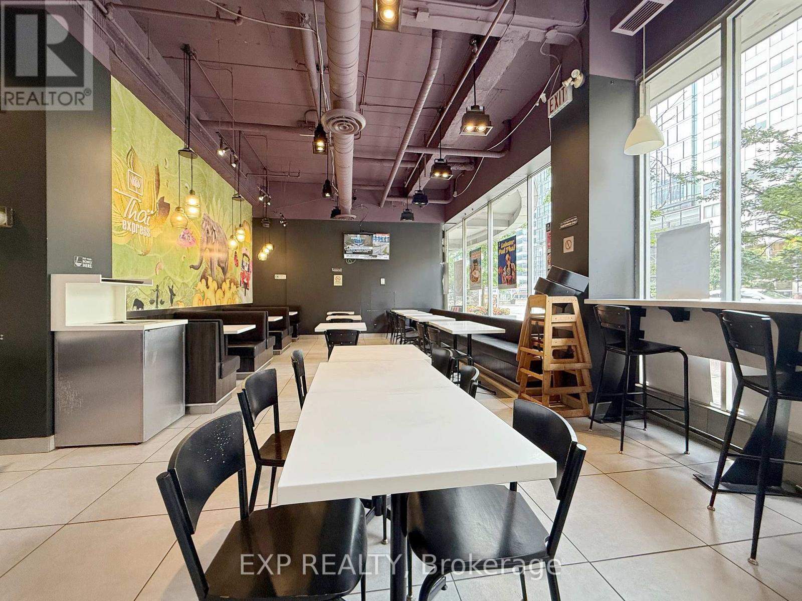 Ground Floor - 505 University Avenue, Toronto, Ontario  M5G 1X3 - Photo 3 - C12524852