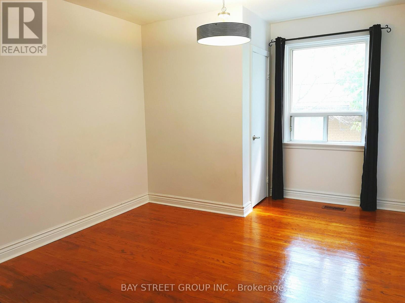 382 Blue Grass Boulevard, Richmond Hill, Ontario  L4C 3H4 - Photo 6 - N12524854