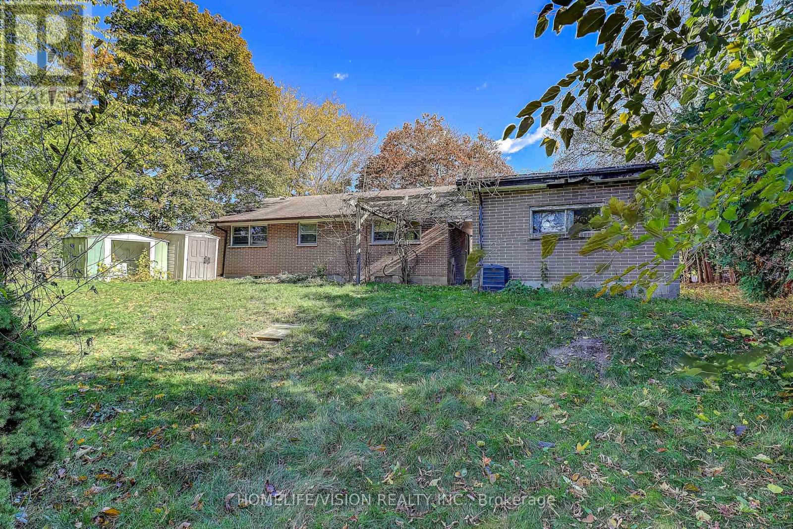 196 Garrard Road, Whitby, Ontario  L1N 3K6 - Photo 4 - E12459283