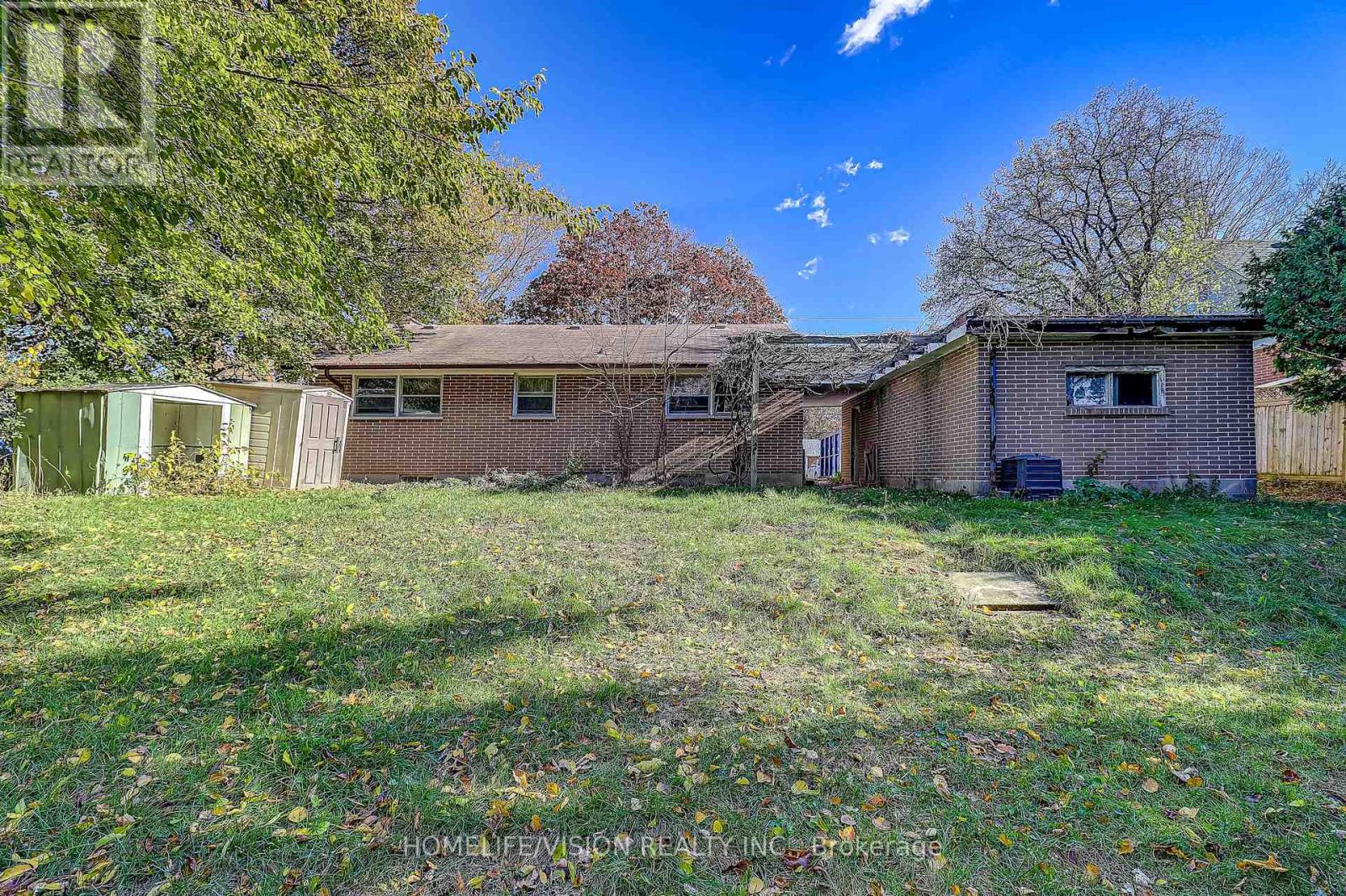 196 Garrard Road, Whitby, Ontario  L1N 3K6 - Photo 2 - E12459283