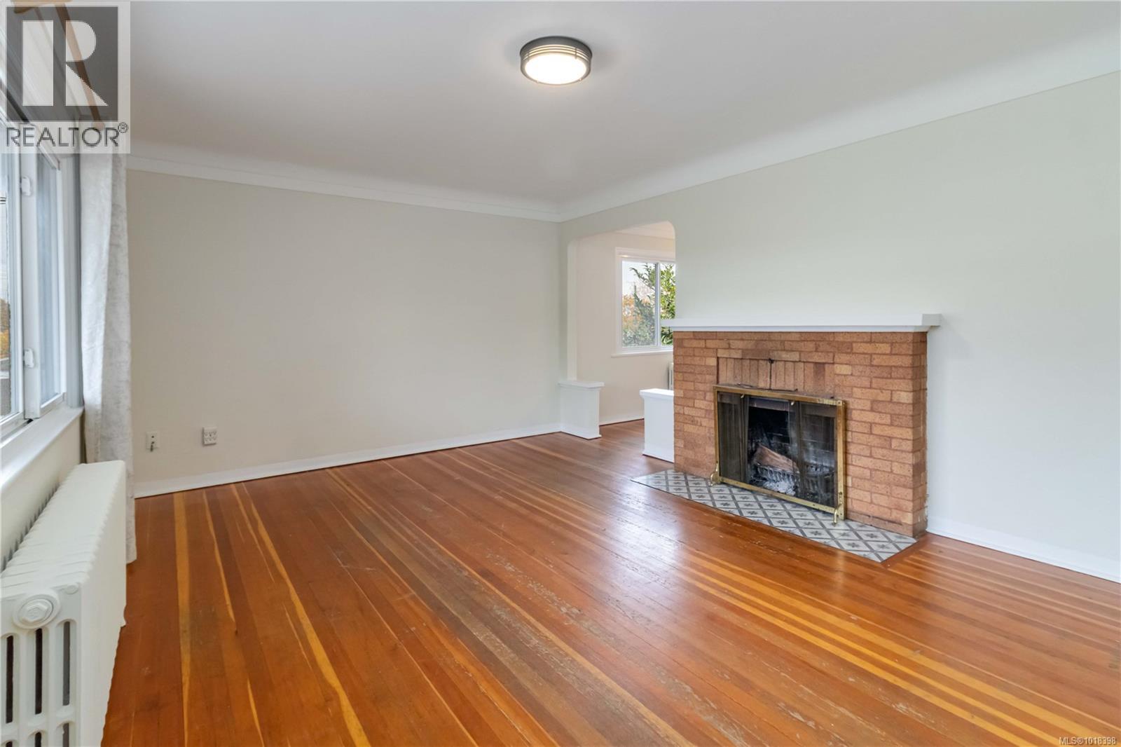 1835 Fernwood Rd, Victoria, British Columbia  V8T 2Y5 - Photo 12 - 1018398