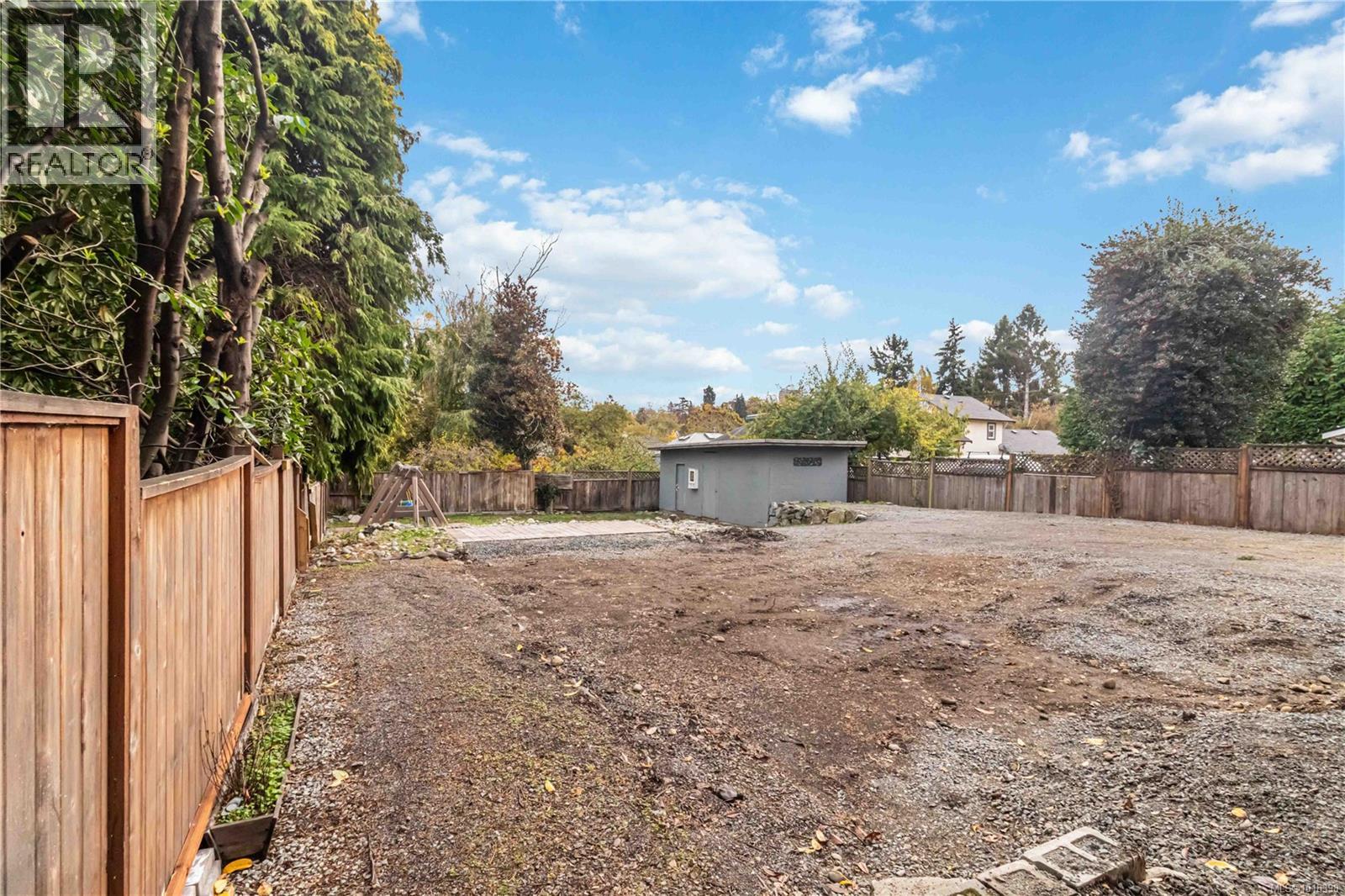 1835 Fernwood Rd, Victoria, British Columbia  V8T 2Y5 - Photo 48 - 1018398