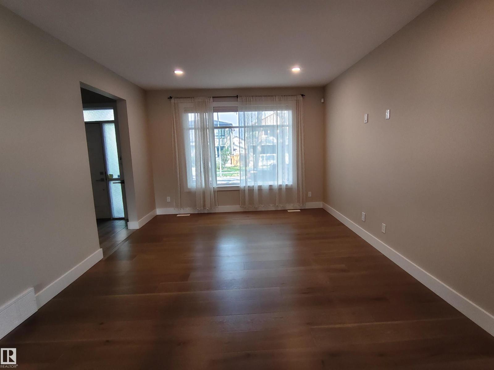 9527 75 Av Nw, Edmonton, Alberta  T6E 1H5 - Photo 11 - E4457693