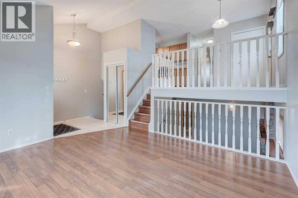 115 Shawglen Way Sw, Calgary, Alberta  T2Y 1z4 - Photo 4 - A2268981