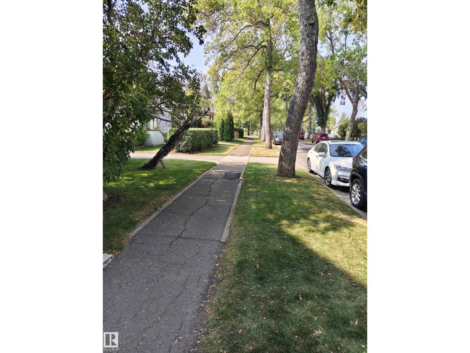 9527 75 Av Nw, Edmonton, Alberta  T6E 1H5 - Photo 5 - E4457693