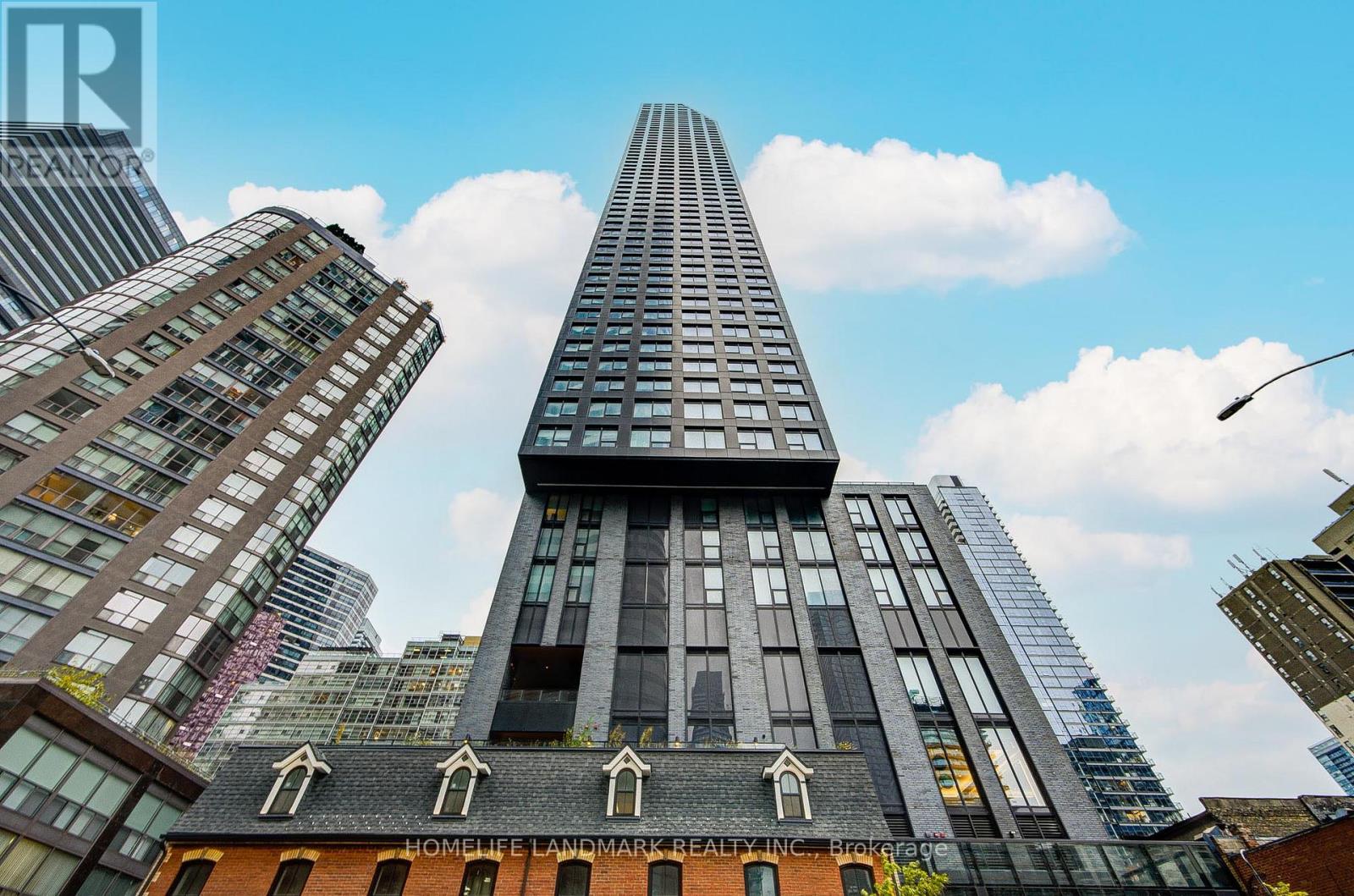 5611 - 8 WELLESLEY STREET W, Toronto, Ontario