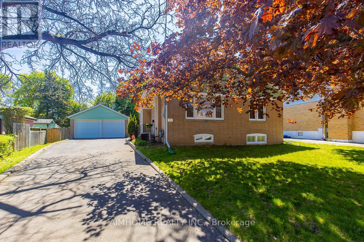 12 CANHAM CRESCENT, Toronto, Ontario