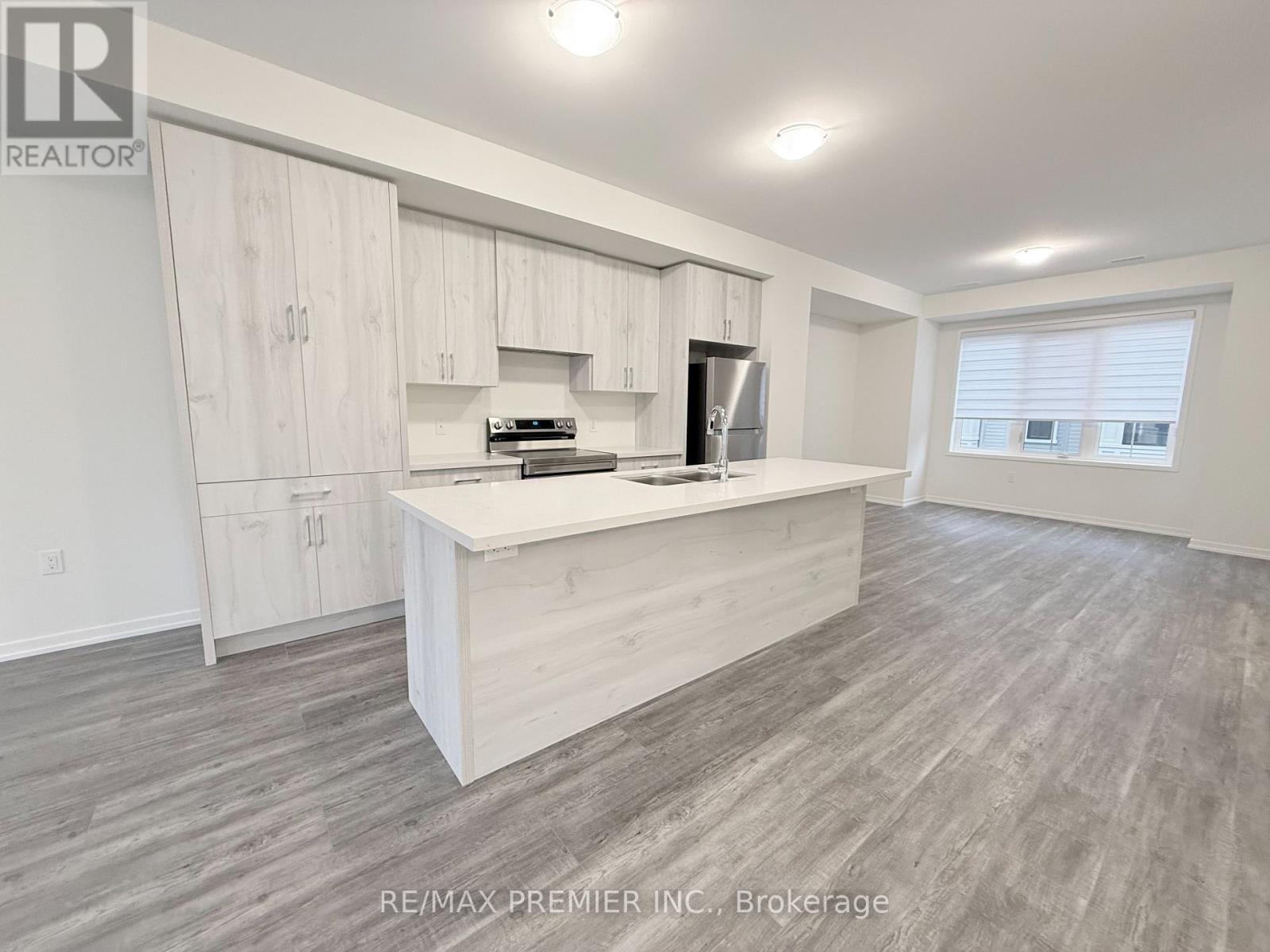 10 Kingbird Common, Cambridge, Ontario N1T 0H4 - Photo 8 - X12524832