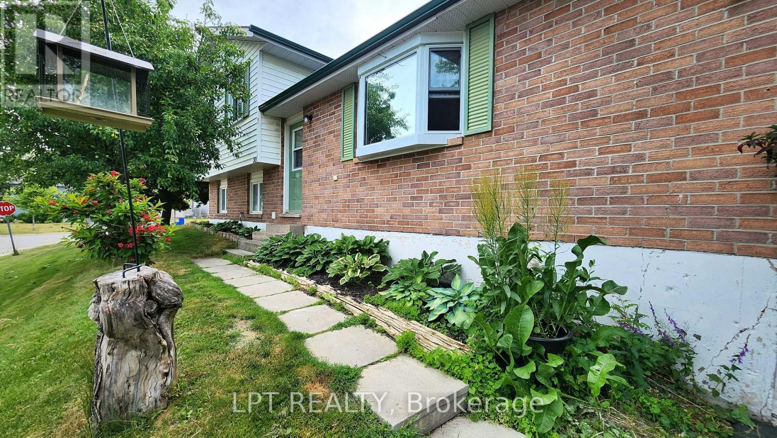 30 Mcconkey Place, Barrie, Ontario L4N 6H1 - Photo 5 - S12524870