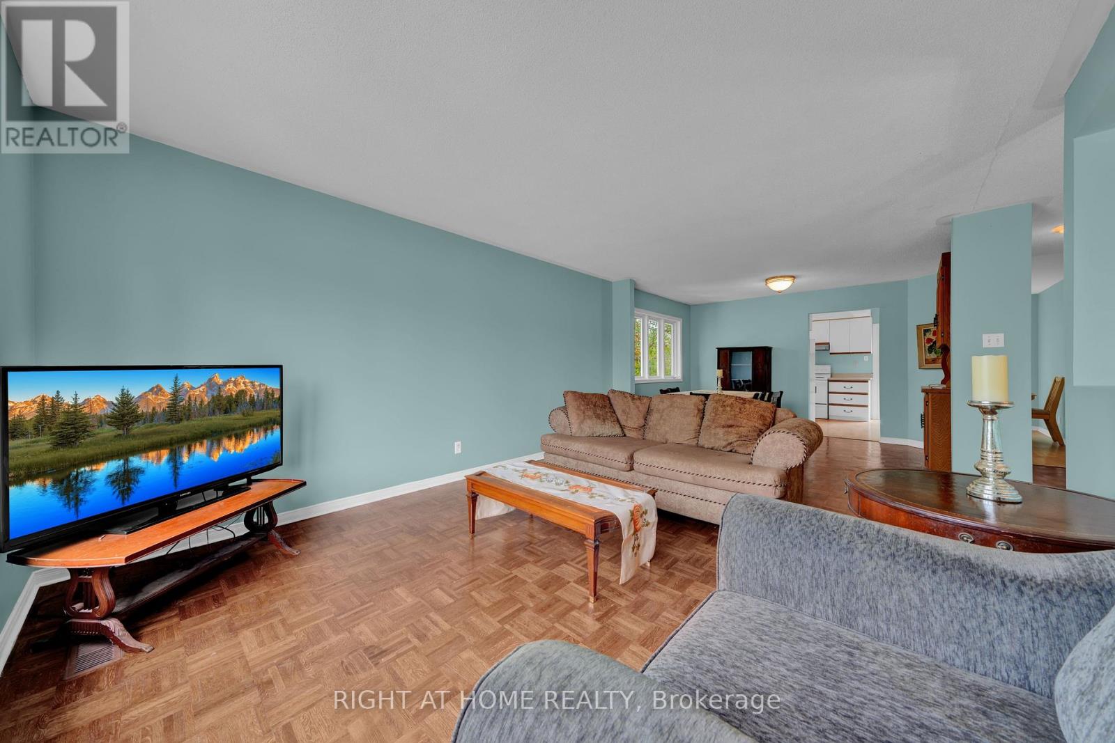 138 45th Street N, Wasaga Beach, Ontario L9Z 1Z2 - Photo 3 - S12524890