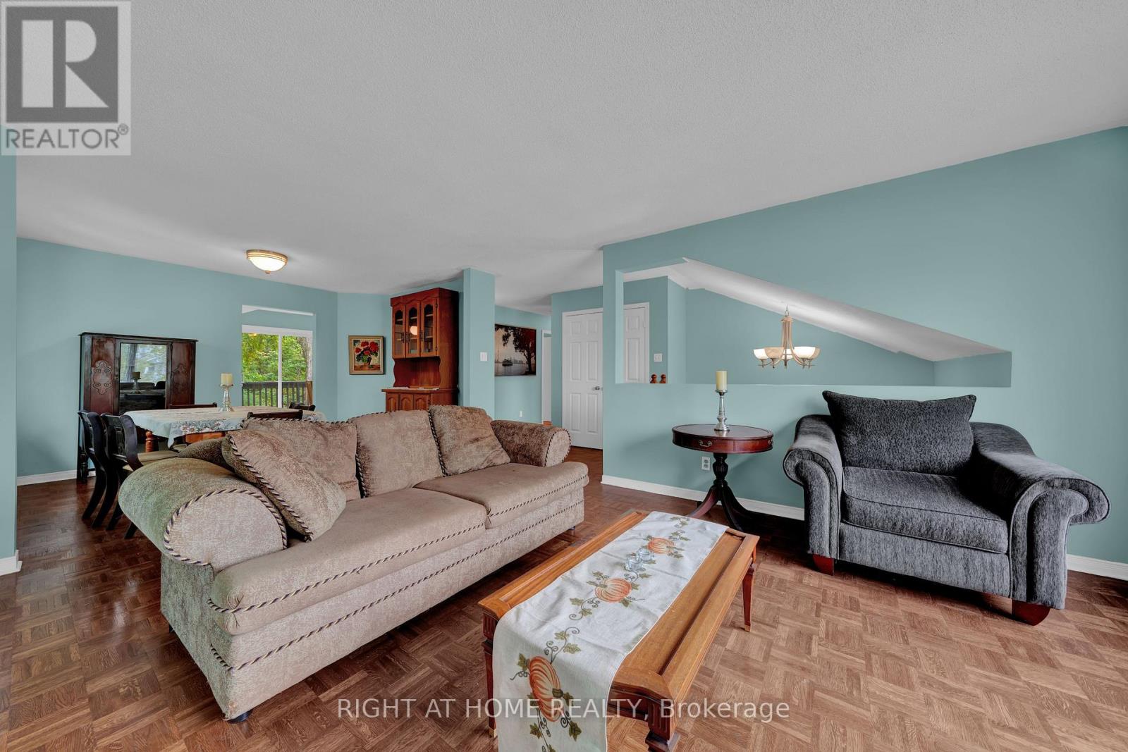 138 45th Street N, Wasaga Beach, Ontario L9Z 1Z2 - Photo 4 - S12524890