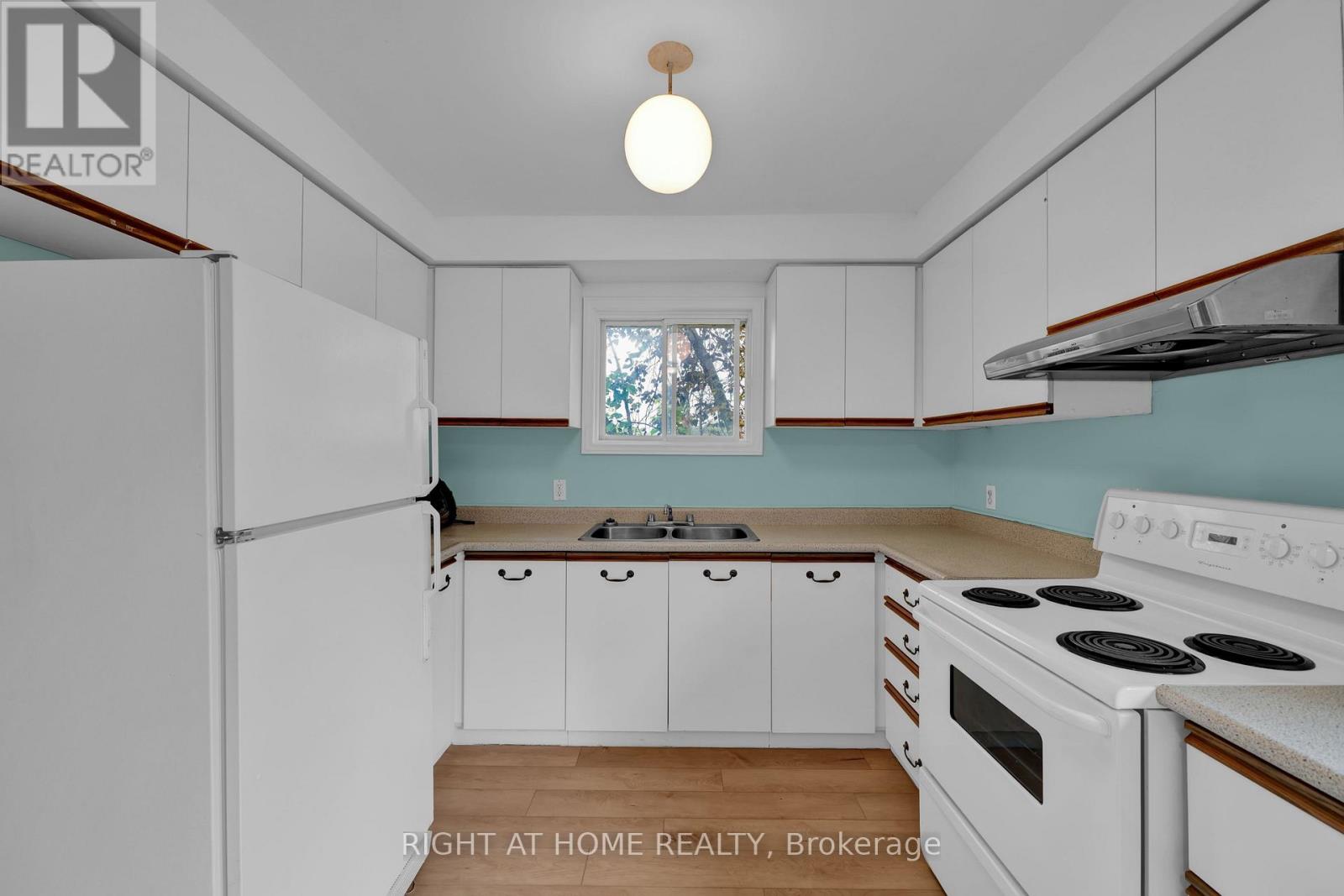 138 45th Street N, Wasaga Beach, Ontario L9Z 1Z2 - Photo 6 - S12524890