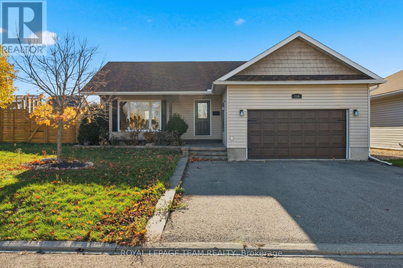 116 Mclachlin Street S, Arnprior, Ontario K7S 3Y5 - Photo 2 - X12522904