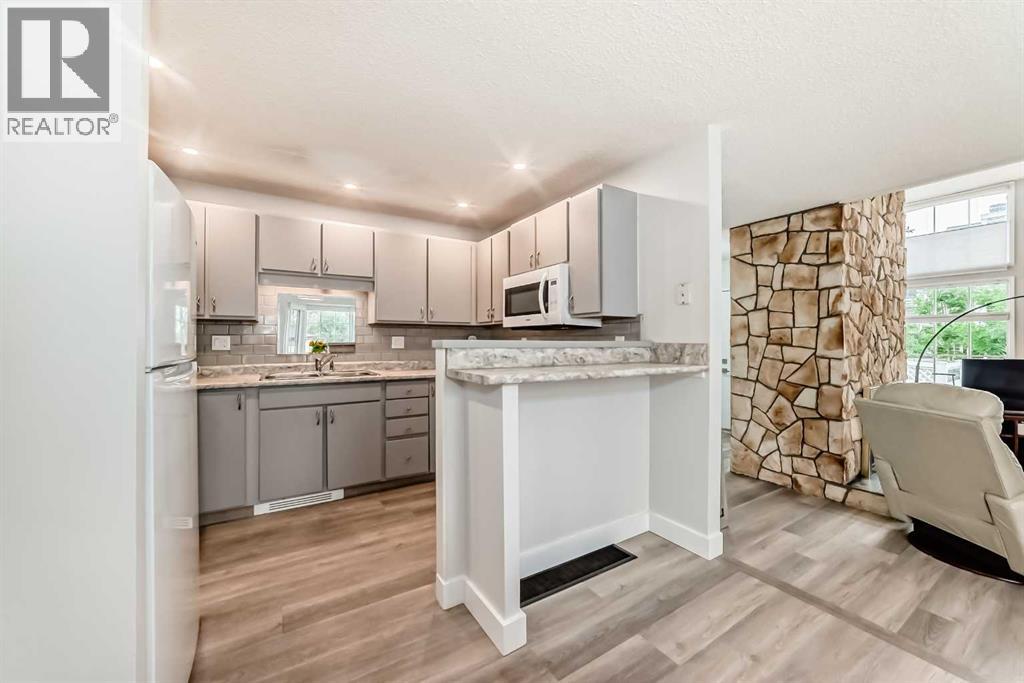 16, 28 Berwick Crescent Nw, Calgary, Alberta  T3K 1Y7 - Photo 8 - A2250344