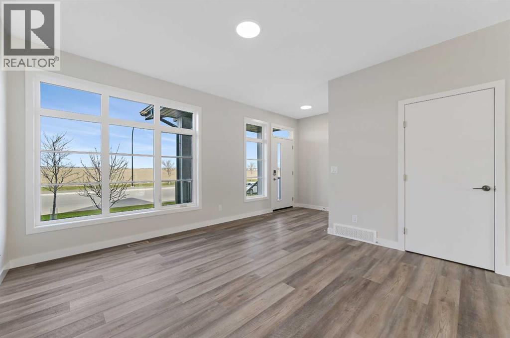 7035 Rangeview Avenue Se, Calgary, Alberta  T3S 0R1 - Photo 3 - A2252964