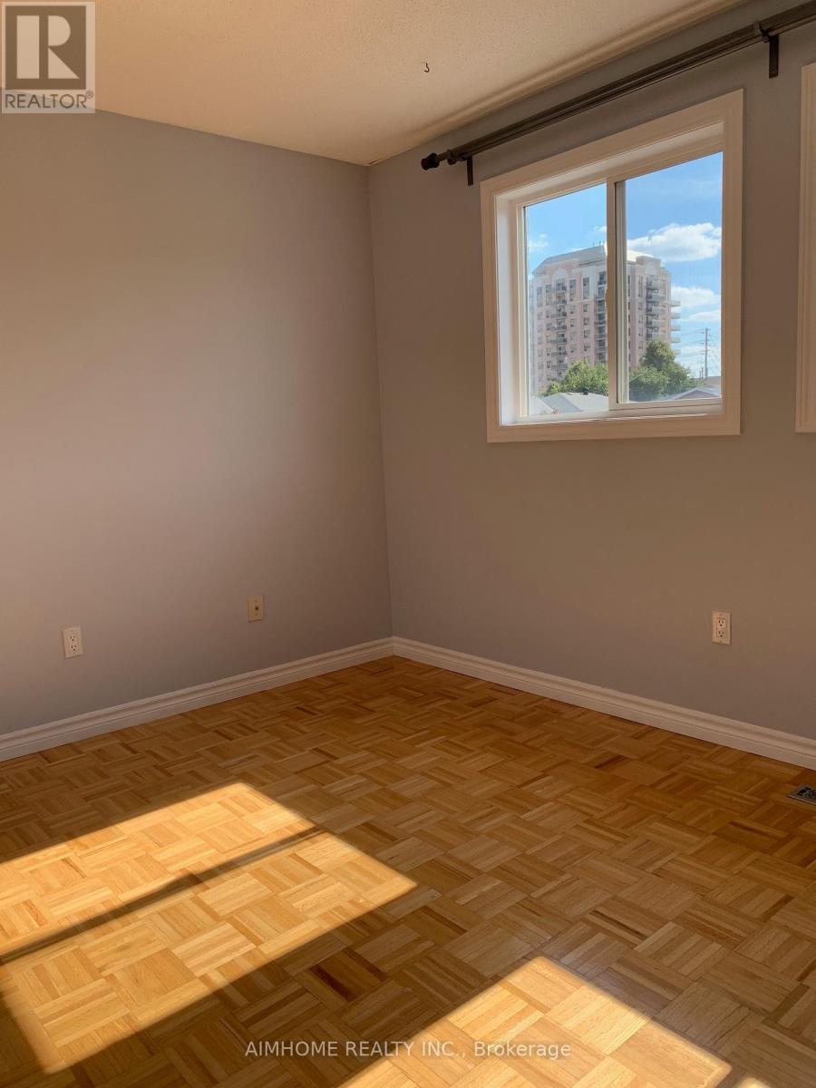 5095 Sunray Drive, Mississauga, Ontario L5R 2W2 - Photo 8 - W12524882