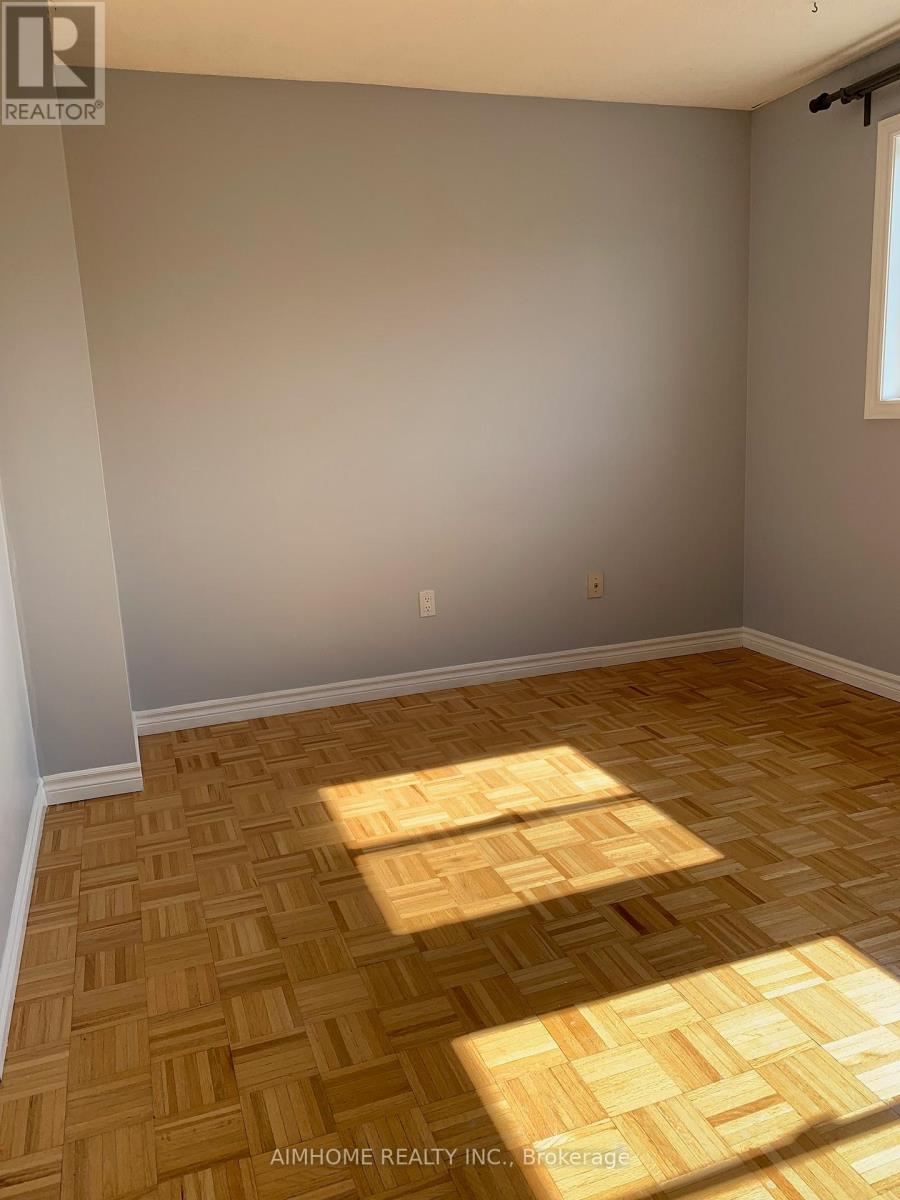 5095 Sunray Drive, Mississauga, Ontario L5R 2W2 - Photo 9 - W12524882