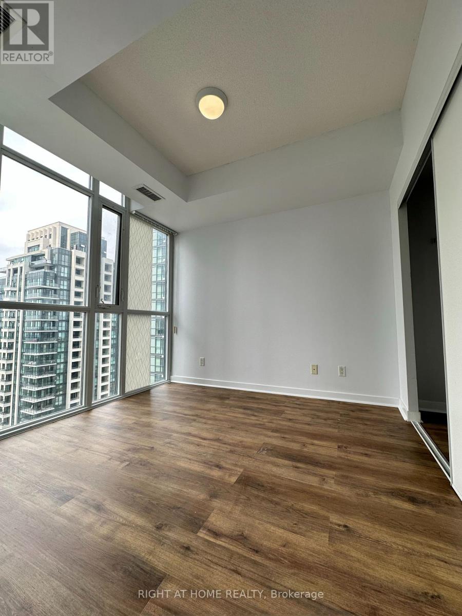 1806 - 4070 Confederation Parkway, Mississauga, Ontario L5B 0E9 - Photo 10 - W12524896