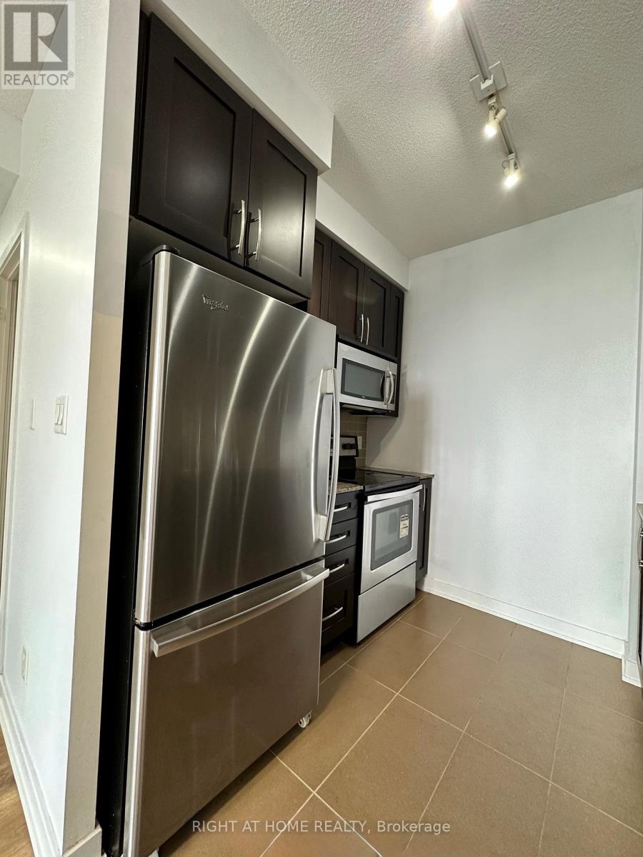 1806 - 4070 Confederation Parkway, Mississauga, Ontario L5B 0E9 - Photo 12 - W12524896