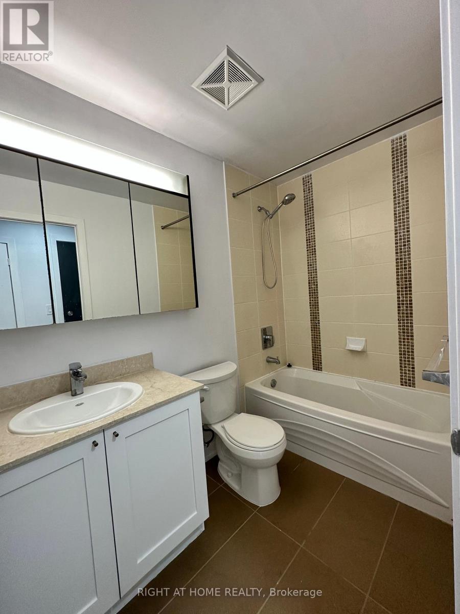 1806 - 4070 Confederation Parkway, Mississauga, Ontario L5B 0E9 - Photo 15 - W12524896