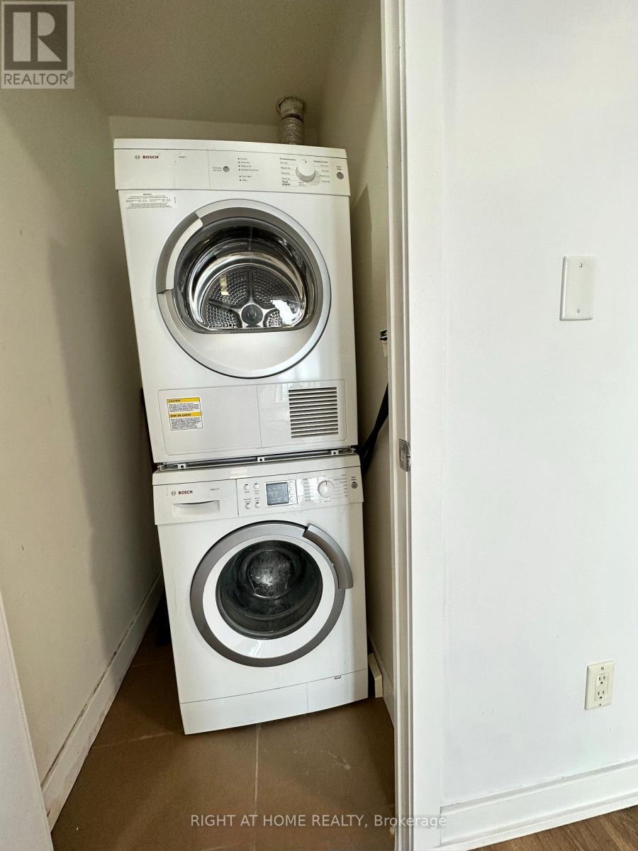 1806 - 4070 Confederation Parkway, Mississauga, Ontario L5B 0E9 - Photo 18 - W12524896