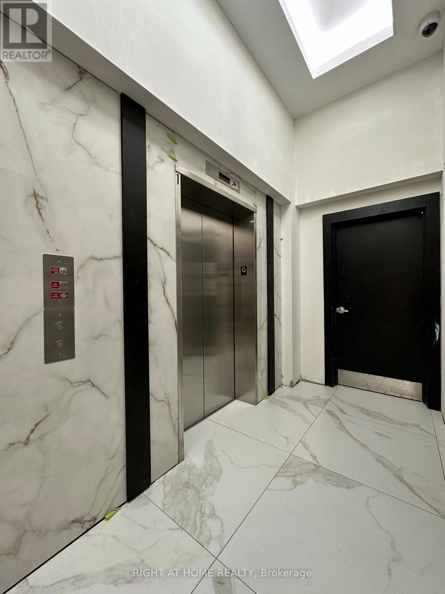 1806 - 4070 Confederation Parkway, Mississauga, Ontario L5B 0E9 - Photo 19 - W12524896