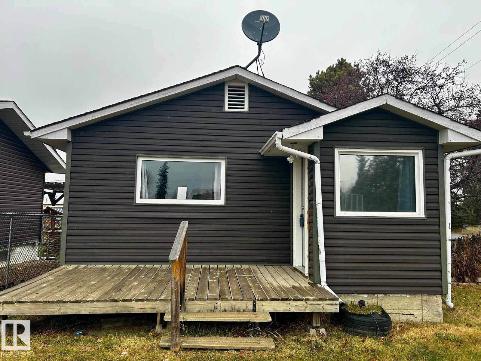 102 1 Avenue NW, Alder Flats, Alberta